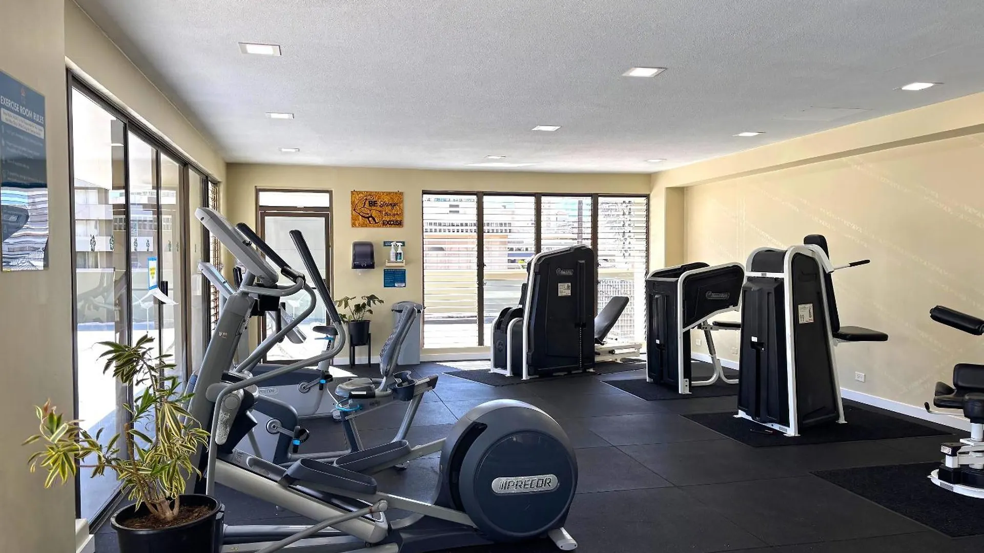 Royal Kuhio 2302 - Spacious Studio With Stunning Mountain Views In The Heart Of Waikiki! هونولولو بيت للعطل